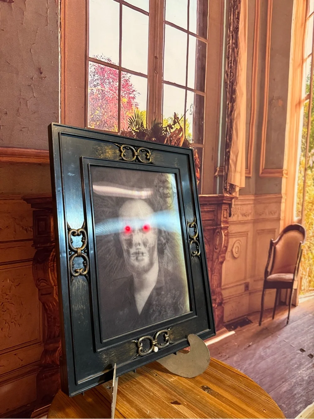 Gemmy Halloween Sounds Lenticular Spooky Light up Eyes Hallway Portrait Ghostly